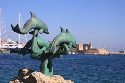 Rodas, escultura delfines